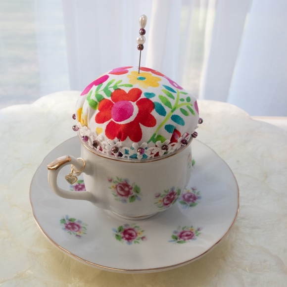 Classic Teacup And Saucer Pincushion Upcycled FTD Teacup And Saucer NWOT - Picture 11 of 15